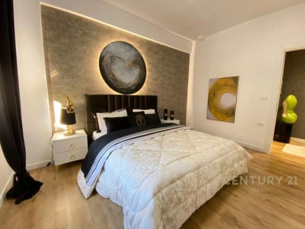 Tirane, shes apartament 2+1 Kati 4, 220.000 Euro (kristal center)
