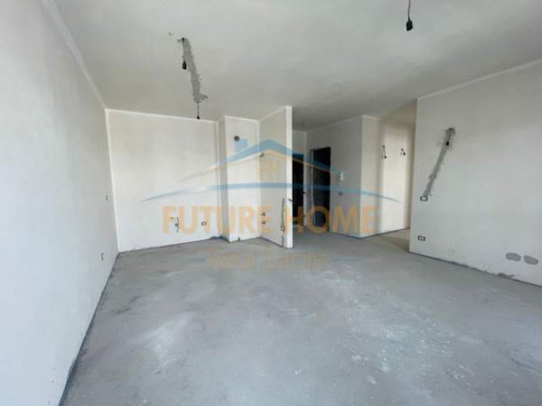 Tirane, shitet apartament 2+1+BLK Kati 9, 90 m² 85.000 Euro (Univers City)
