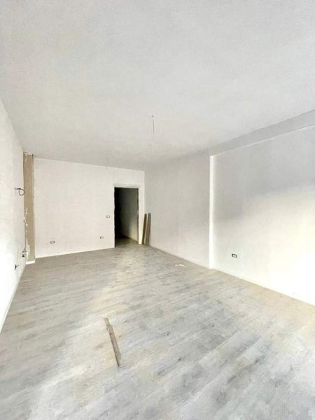 Tirane, shes apartament 3+1 126 m² 170.000 Euro (Kopshti Botanik)