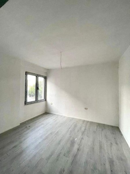 Tirane, shes apartament 3+1 126 m² 170.000 Euro (Kopshti Botanik)