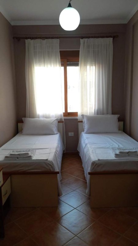 Golem, jap me qera apartament ne plazh Kati 3, 82 m² 55 Euro (Rruga Tirana)