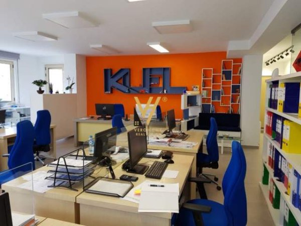 Tirane, shitet ambjent biznesi Kati 2, 107 m² 206.000 Euro (KOMUNA E PARISIT)