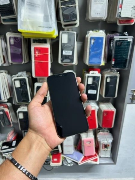 Vlore, shes Smartphone Iphone 11 Pro Green 380 Euro
