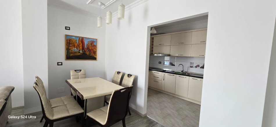 Tirane, shitet apartament 3+1+Ballkon Kati 9, 150 m² 370,000 € (Pazari i Ri