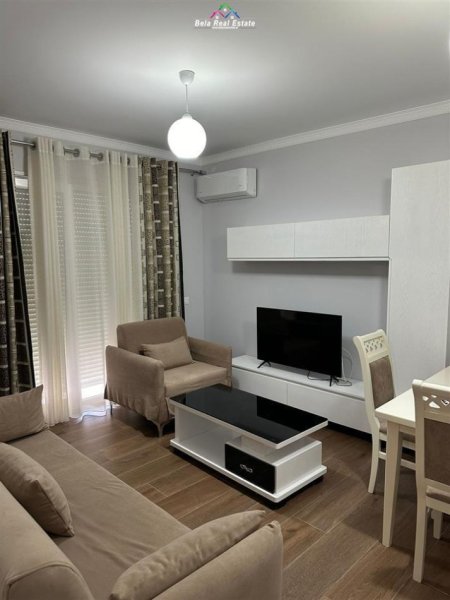 Tirane, jepet me qera apartament 1+1 Kati 5, 62 m² 400 € (astir