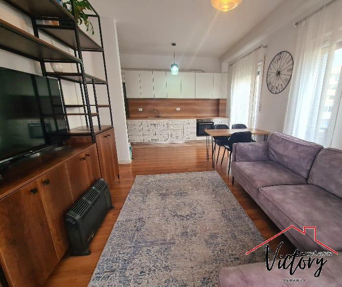 Tirane, jepet me qera apartament 2+1 Kati 3, 87 m² 750 € 