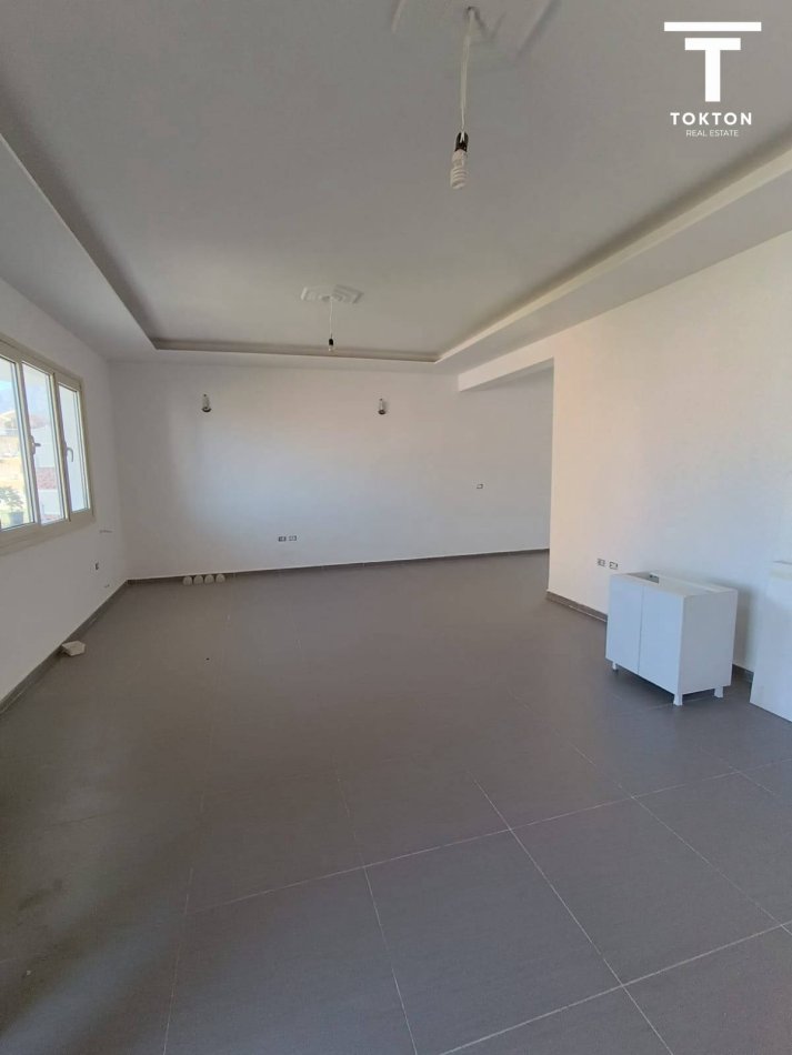 Tirane, jepet me qera apartament 3+1 Kati 2, 135 m² 351 € (Kodra Priftit) TT 912