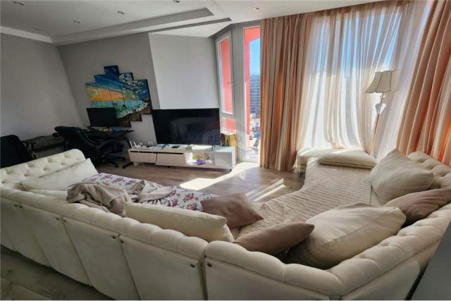 Tirane, shitet apartament 1+1+BLK Kati 8, 83 m² 145.000 Euro (Komuna e Parisit)