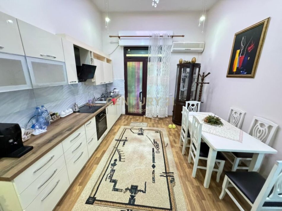 Tirane, shitet apartament 2+1 Kati 0, 85 m² 