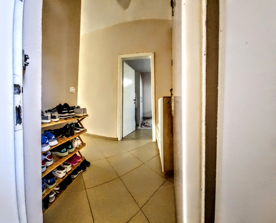 Tirane, jepet me qera apartament 1+1+Ballkon Kati 3, 60 m² 450 € (Rruga Bardhyl prane bar Oslo)