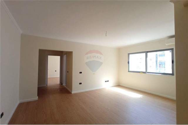 Tirane, shitet apartament 1+1 Kati 4, 79 m² 81.000 Euro (Pallati me SHigjeta)