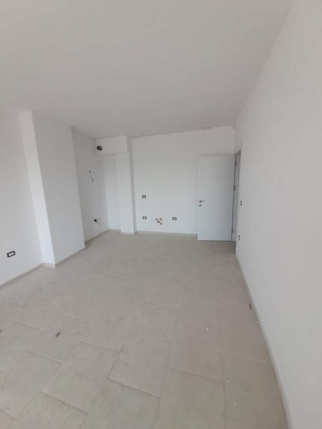 Tirane, shitet apartament 2+1 Kati 8, 97 m² 55.000 Euro (Kamez)