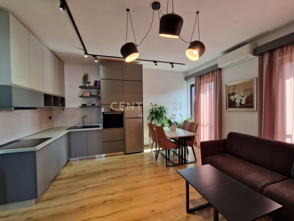 Tirane, shitet apartament 2+1 Kati 4, 98 m² 