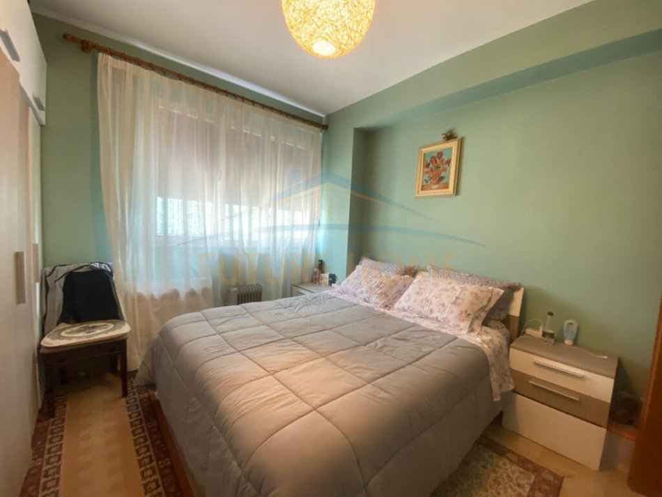 Tirane, shitet apartament 2+1+Ballkon Kati 9, 105 m² 238.000 € (ish ekspozita)
