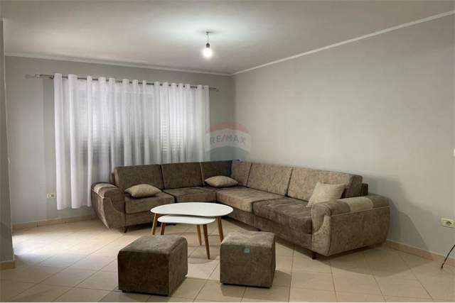Tirane, jepet me qera apartament 2+1+BLK Kati 2, 110 m² 350 Euro (Laprake)