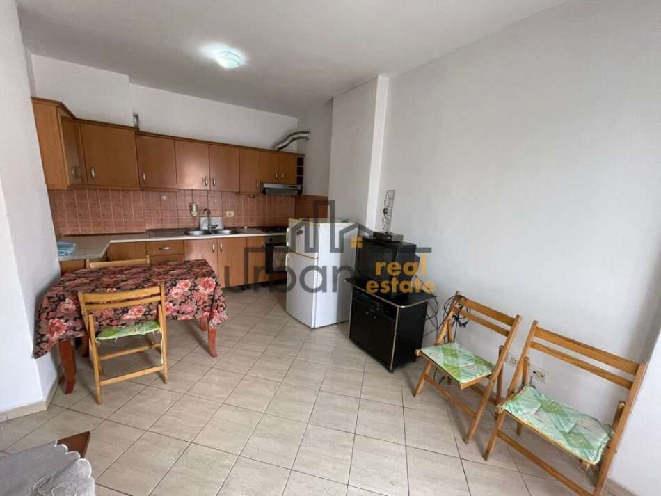 Tirane, jap me qera apartament 2+1+Ballkon Kati 3, 85 m² 500 € (Medreseja)