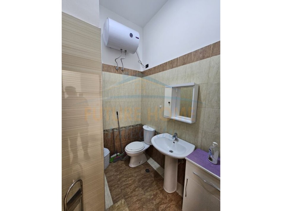 Tirane, shitet ambjent biznesi Kati 0, 72 m² 155.000 € (Rruga Ferit Xhajko)