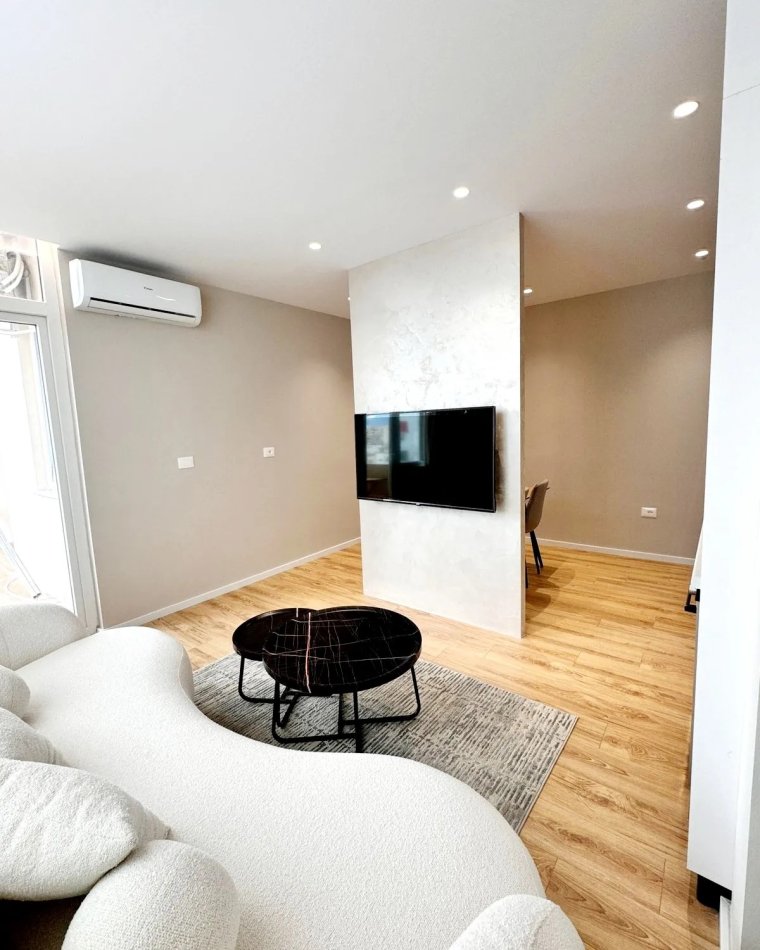 Tirane, shitet apartament 1+1 , 65 m² 146.500 € (Policia Bashkiake)