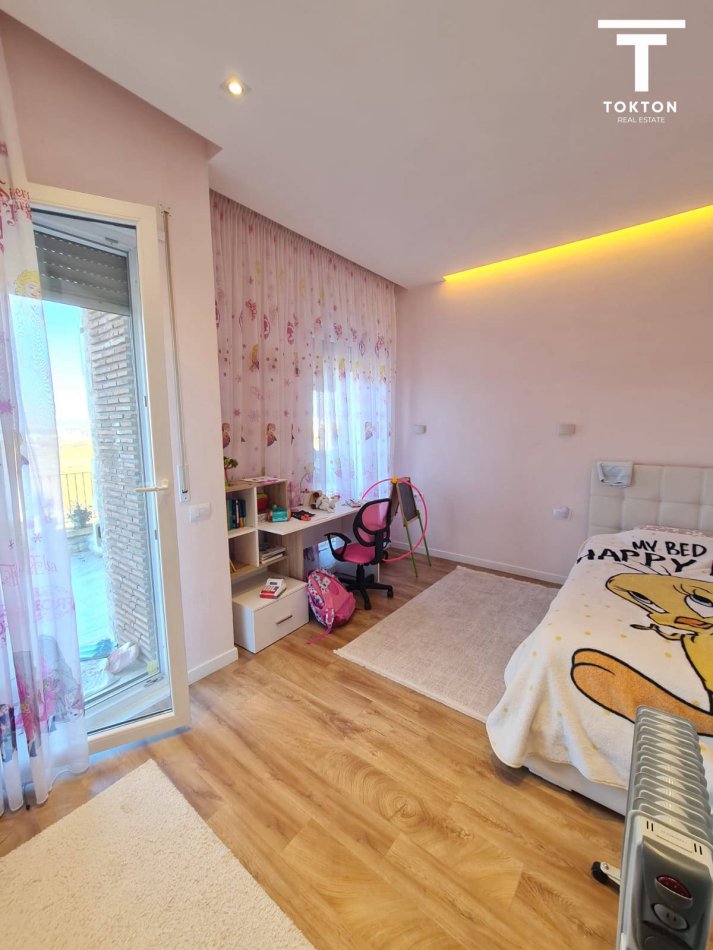 Tirane, shitet apartament 3+1 Kati 1, 916 m² 400.000 € (TEG) TT 917