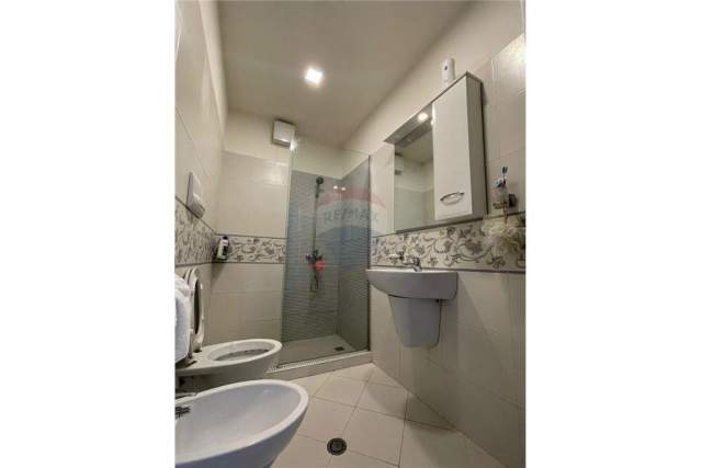 Tirane, jepet me qera apartament 1+1+BLK Kati 6, 65 m² 400 Euro (Selvia)