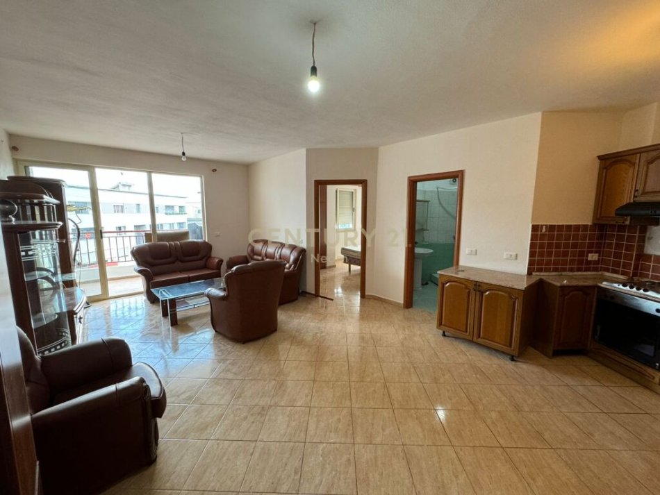 Tirane, shitet apartament 1+1+Ballkon Kati 8, 74 m² 73.000 € 