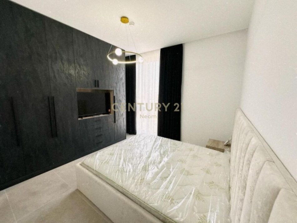 Tirane, shitet apartament 2+1 Kati 2, 99 m² 