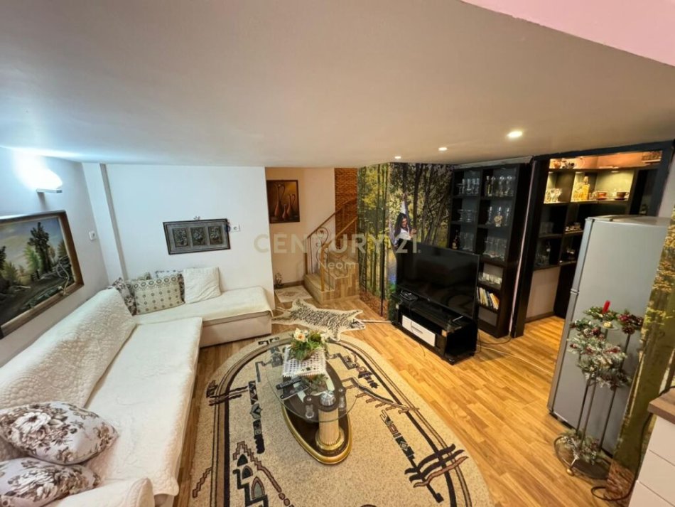 Tirane, shitet apartament 2+1 Kati 0, 85 m² 