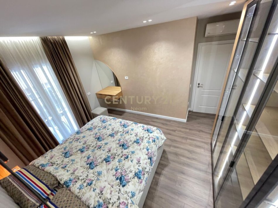 Tirane, shitet apartament 2+1 Kati 2, 115 m² 260.000 € (ali dem)