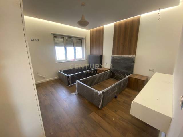 Tirane, jepet me qera apartament 3+1+A+BLK Kati 9, 153 m² 2.000 Euro (Ambasada Amerikane)
