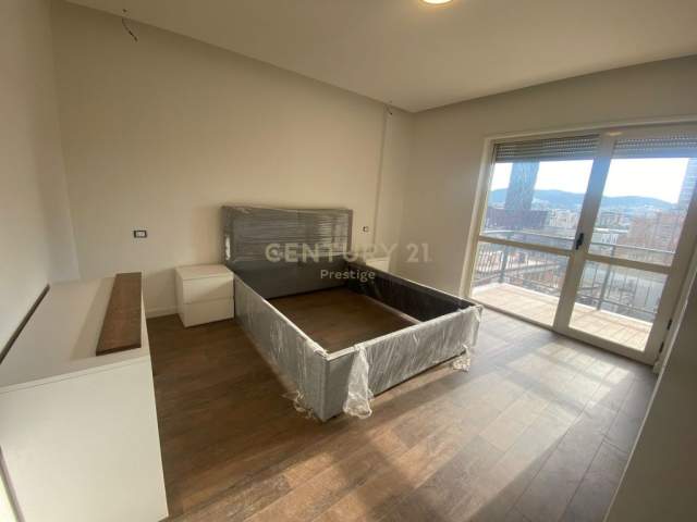 Tirane, jepet me qera apartament 3+1+A+BLK Kati 9, 153 m² 2.000 Euro (Rruga e Elbasanit)