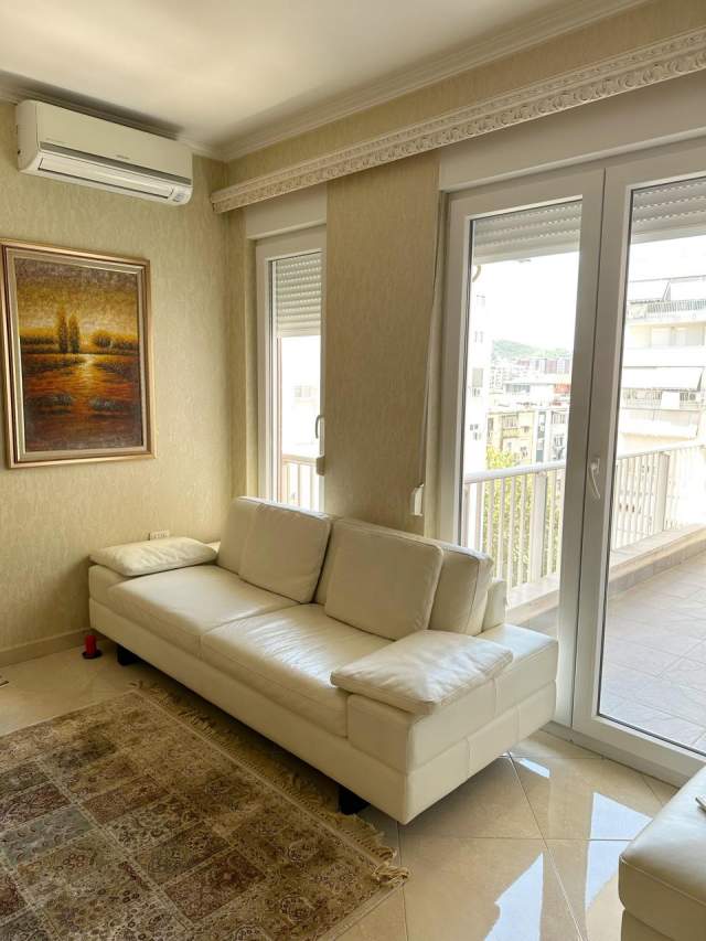 Tirane, shitet apartament 2+1+A+BLK Kati 6, 120 m² 1.700 Euro/m2 (Frosina Plaku, Kompleksi Kontakt)