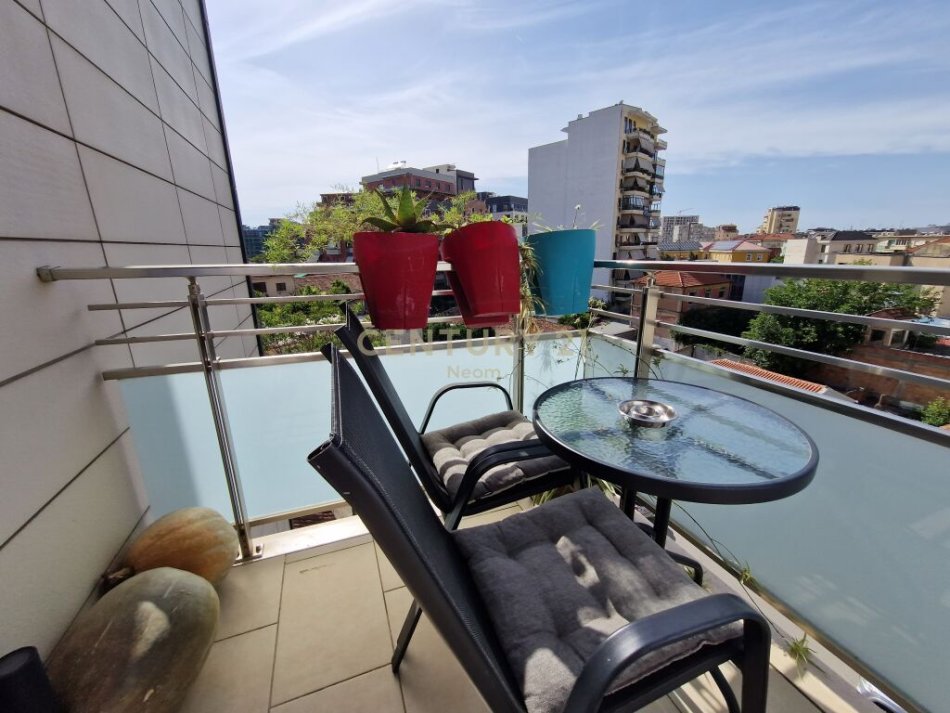 Tirane, shitet apartament 2+1 Kati 4, 98 m² 
