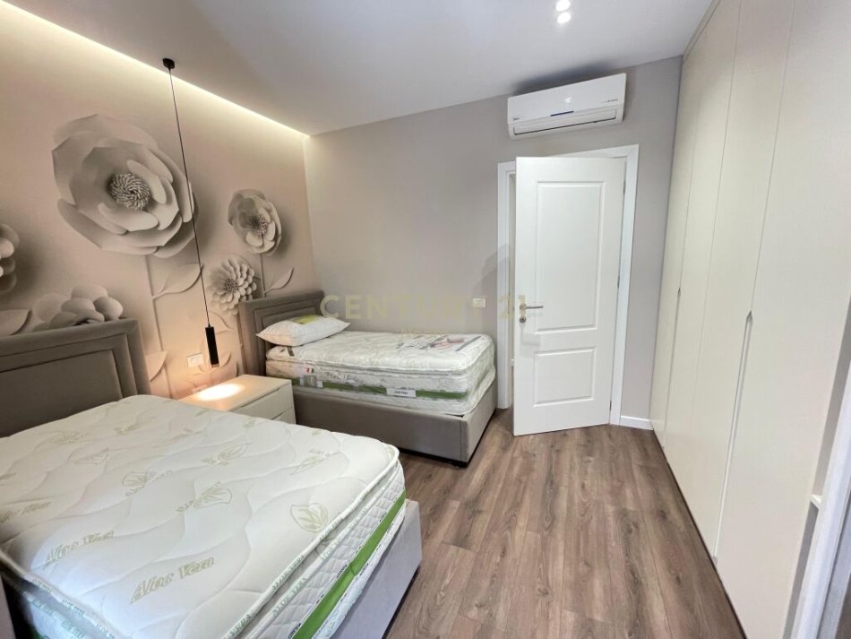 Tirane, shitet apartament 2+1 Kati 2, 115 m² 260.000 € (ali dem)