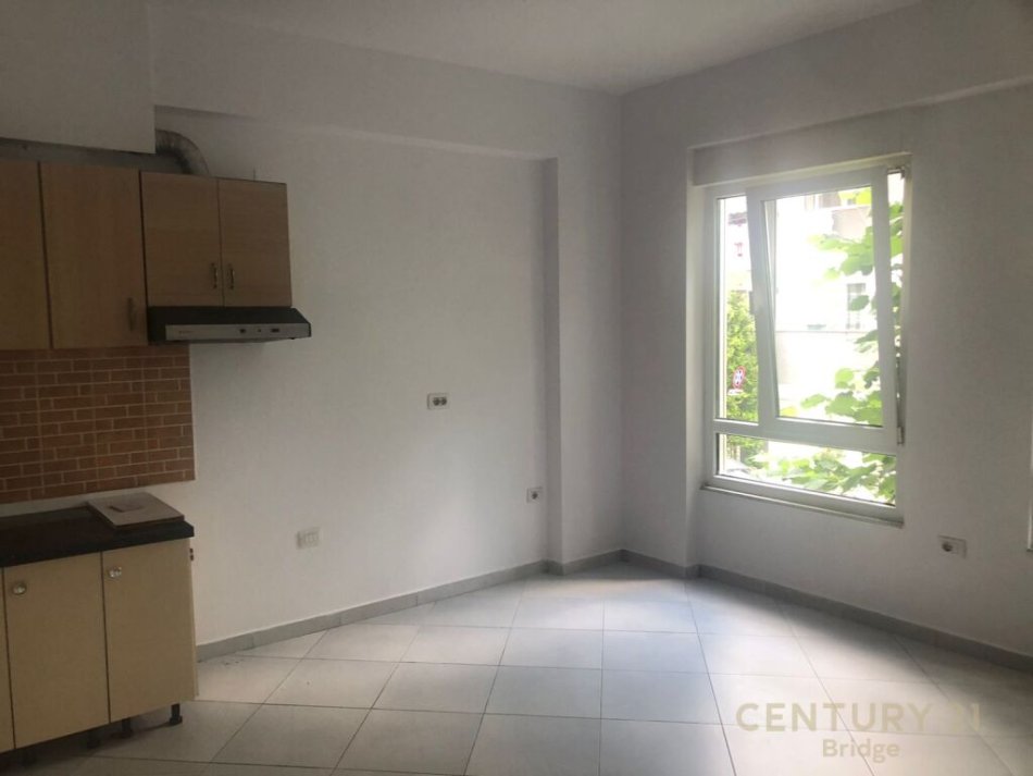 Tirane, shes apartament 2+1 Kati 2, 83 m² 149.000 € (Liqeni i Thate)