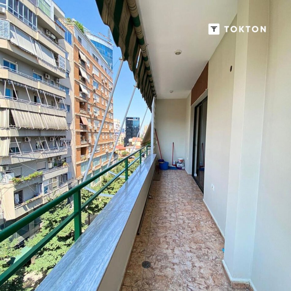 Tirane, shitet apartament 2+1+Ballkon Kati 5, 90 m² 185.000 € (Pazari i ri)