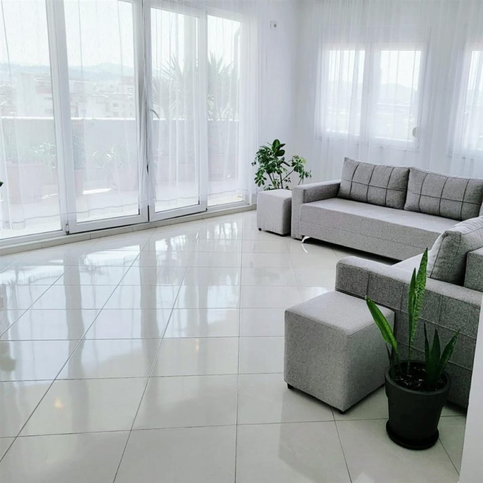 Tirane, jepet me qera apartament 1+1 Kati 6, 87 m² 400 € (Spitali QSUT)