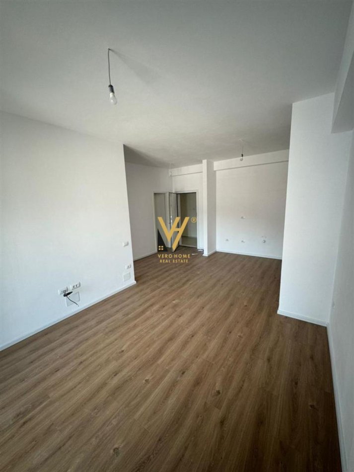 Tirane, Jepet Me Qera Zyre Kati 6, 66 M² 400 € (ALI DEMI) | Njoftime.com