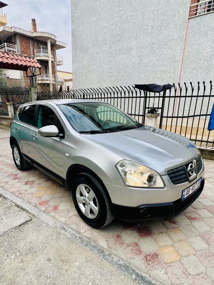 Tirane, shitet SUV | Fuoristrad | Xhip Nissan Qashqai Benzin+Gaz, gri metalizato manuale Kondicioner 5.500 €