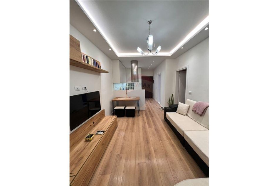 Tirane, shitet apartament 1+1 Kati 5, 65 m² 95.000 € (Rr Teodor Keko)