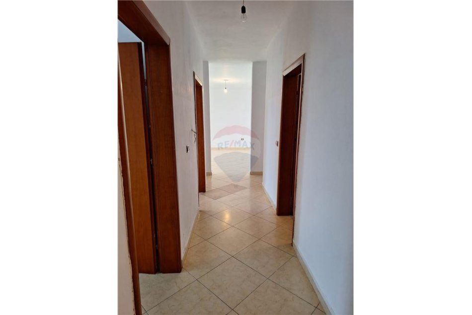 Tirane, shitet apartament 2+1+Aneks+Ballkon Kati 4, 107 m² 153.000 € (Don Bosco)