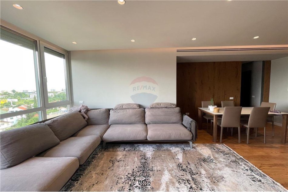 Tirane, shitet apartament 3+1 Kati 9, 137 m² 268.000 € (Vilat Gjermane)