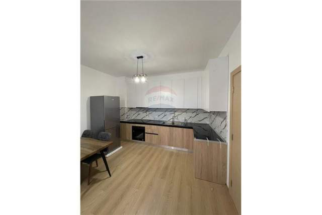 Tirane, jepet me qera apartament 1+1 Kati 4, 71 m² 400 Euro (Rruga e Dibres)