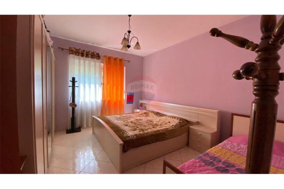 Tirane, jepet me qera apartament 2+1 Kati 1, 120 m² 400 € (Rruga Frang Bardhi)