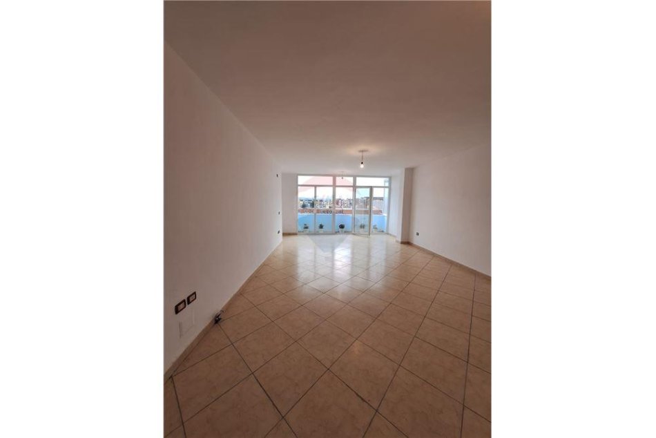 Tirane, shitet apartament 2+1+Aneks+Ballkon Kati 4, 107 m² 153.000 € (Don Bosco)
