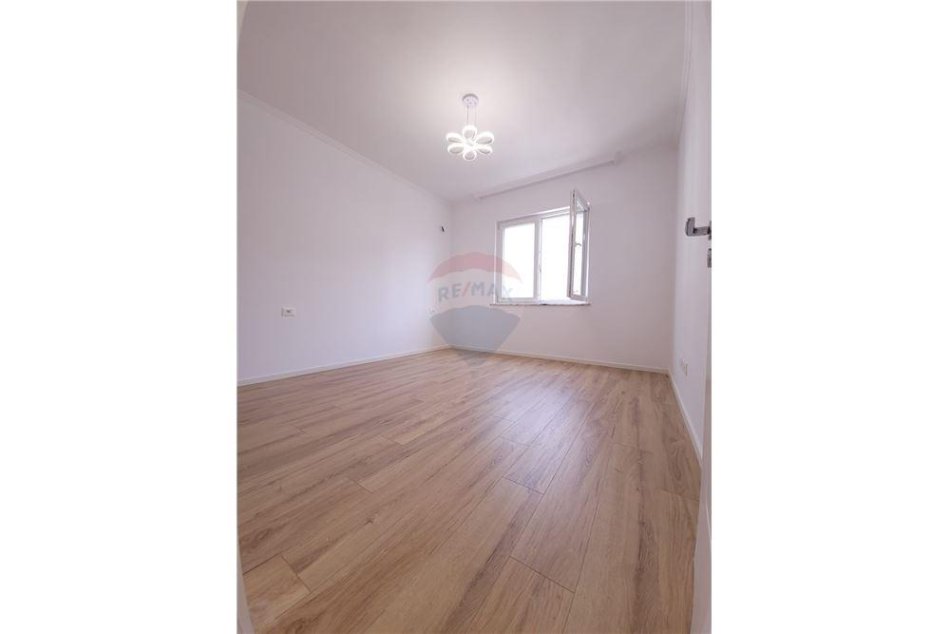 Tirane, shitet apartament 2+1 Kati 7, 94 m² 210.000 € (Rruga e Durresit)
