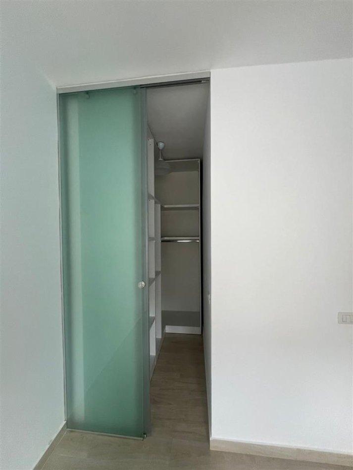 Tirane, jepet me qera apartament 2+1 Kati 4, 105 m² 850 € (Sheshi Skenderbej)