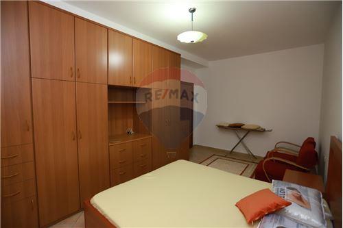 Tirane, jepet me qera apartament 1+1 , 70 m² 520 € (Komuna e Parisit - Lulishtja - Komuna e Parisit, Shqipëri)