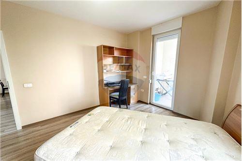 Tirane, jepet me qera apartament 2+1 , 92 m² 600 € (Rruga Frosina Plaku - 21 Dhjetori, Shqipëri)