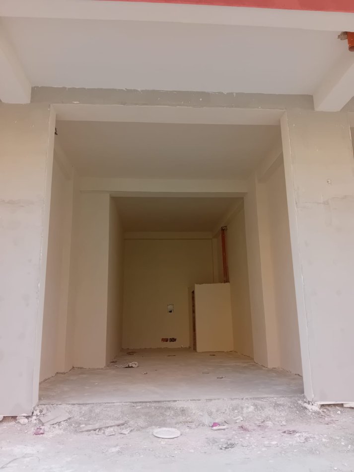 Tirane, jepet me qera dyqan Kati 0, 45 m² 600 € (Rruga:&quot;Kujtim Laro&quot;)