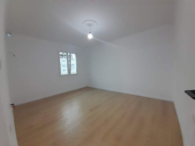 Tirane, shitet apartament 1+1+BLK Kati 2, 42 m² 78.000 Euro (Pazari i Ri)